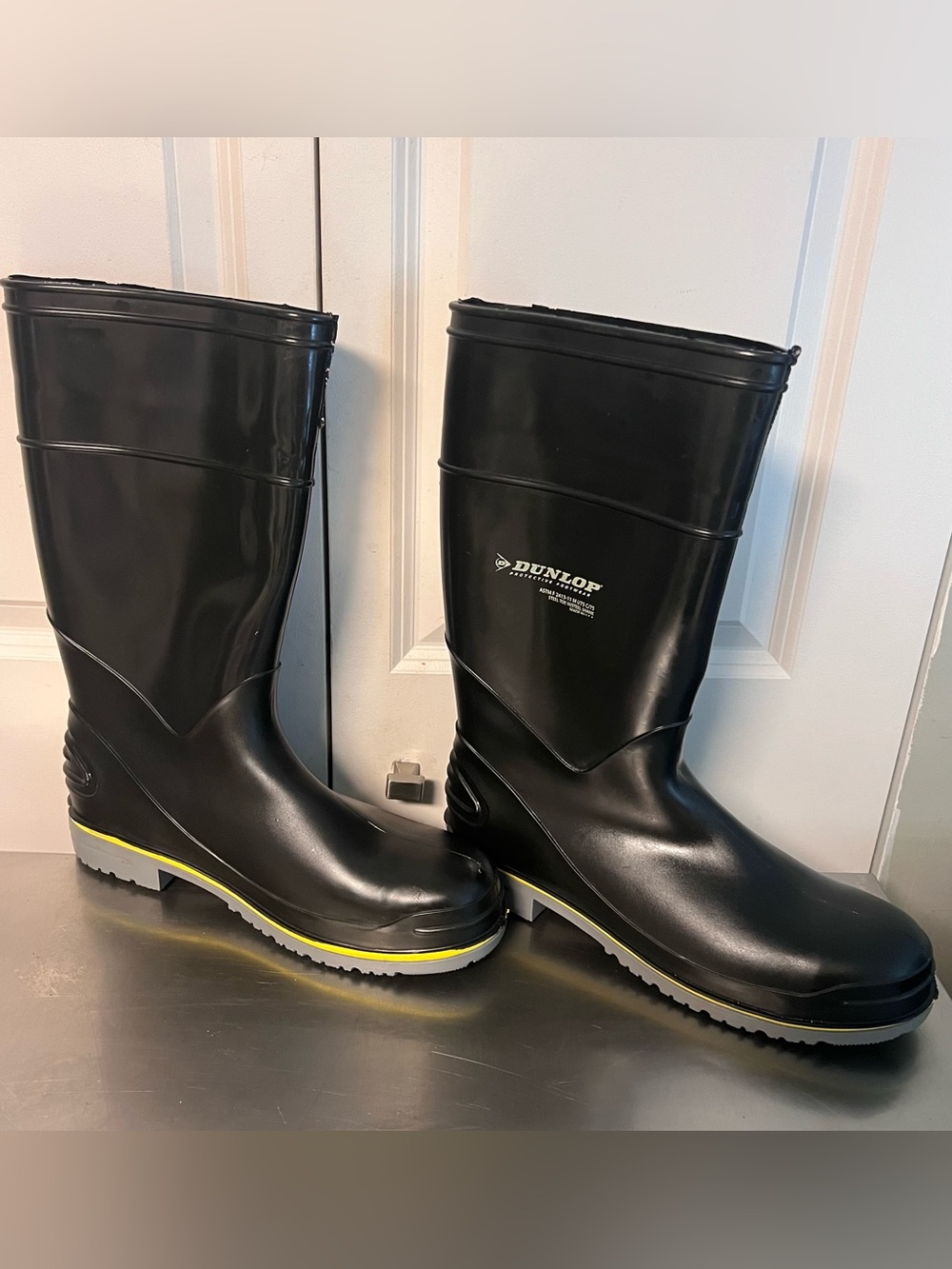 Dunlop Safety Steel Toe Rubber Boots-Men’s size 13